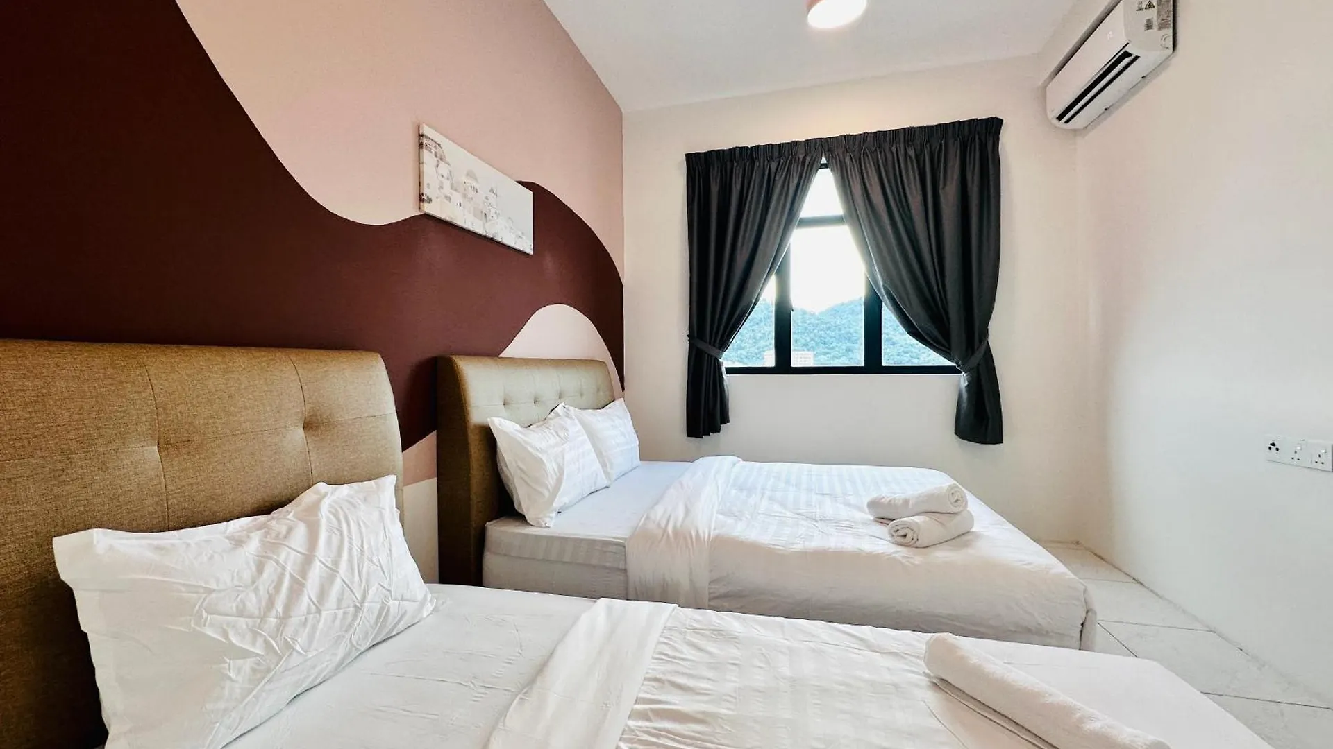 The Sun 1 Or 3Br Bayan Lepas 4 To 10 Pax Wl Daire