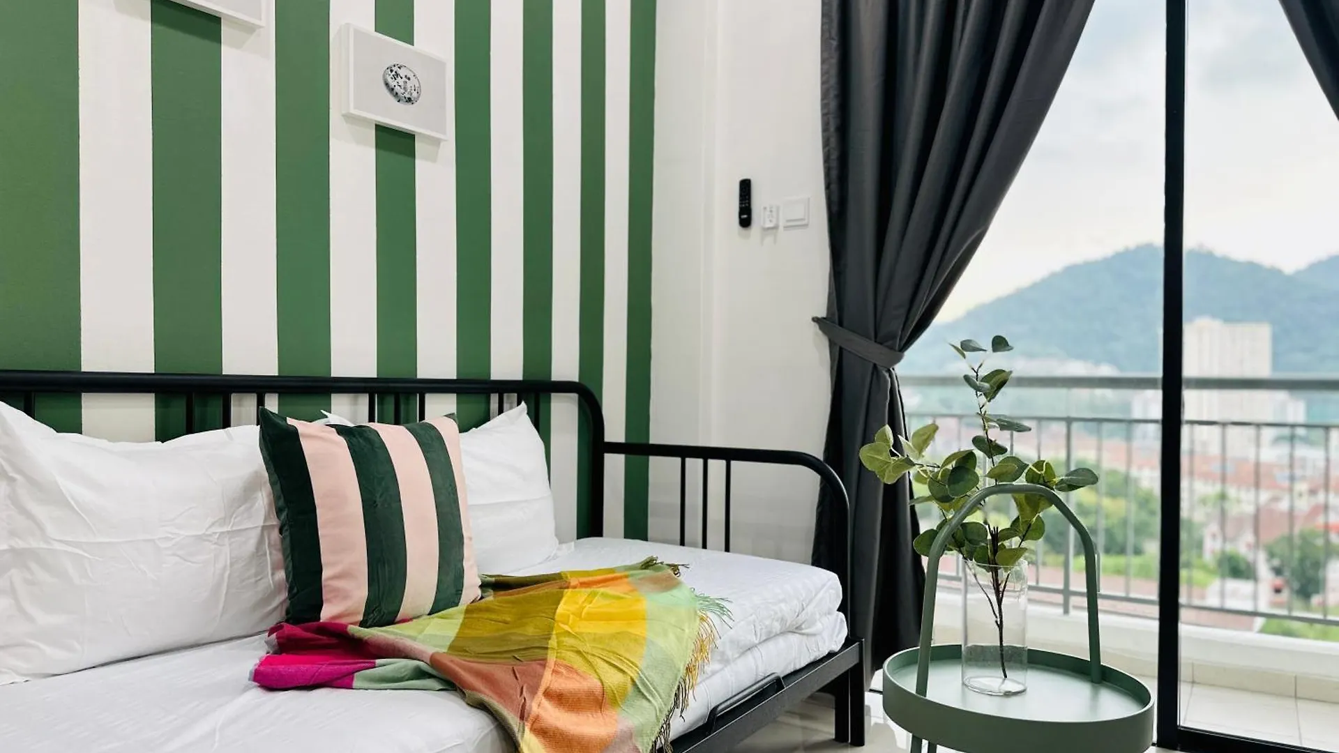 The Sun 1 Or 3Br Bayan Lepas 4 To 10 Pax Wl Apartment